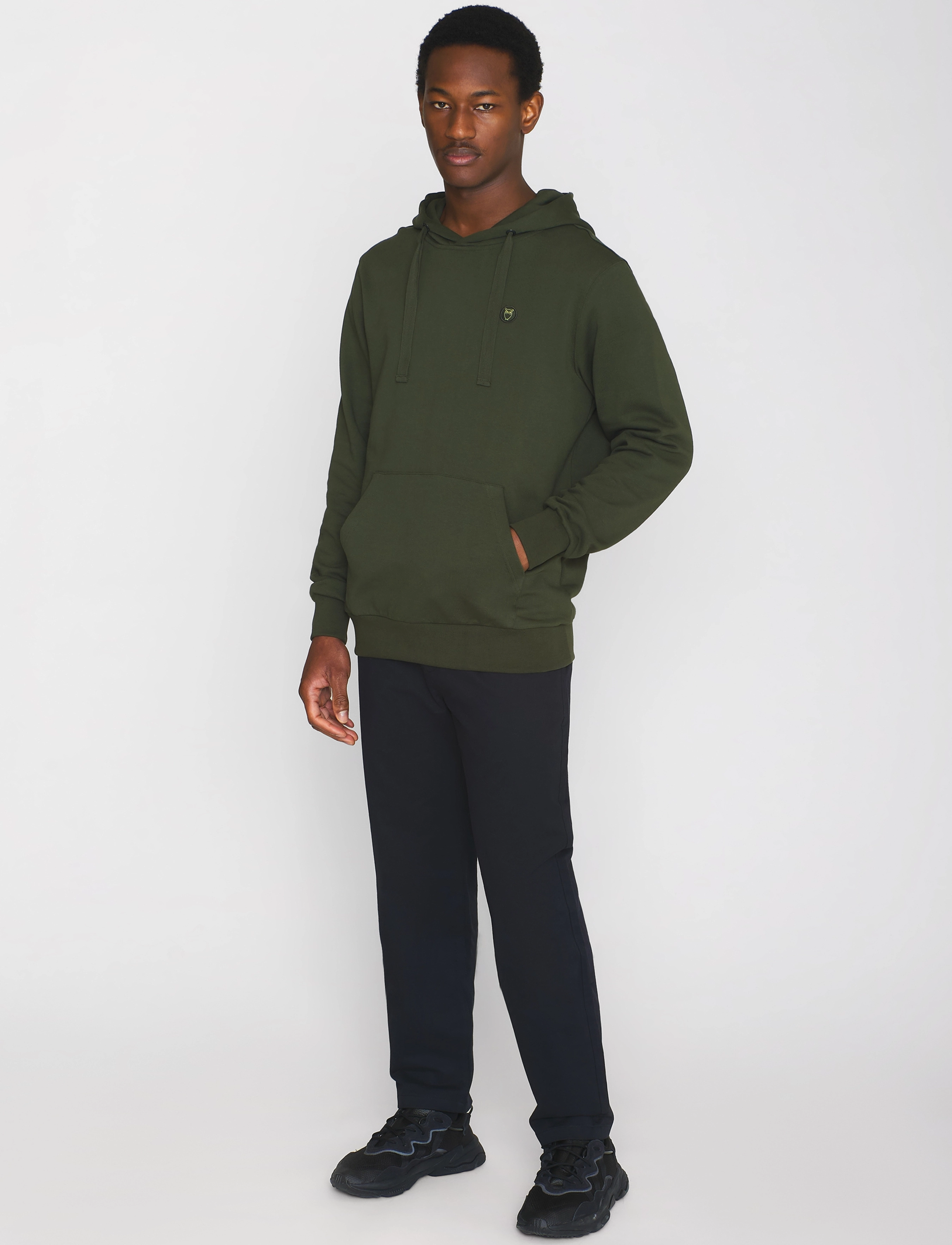 Knowledge Cotton Apparel - ARVID basic hood badge sweat - GOTS - kapuutsiga dressipluusid - forrest night - 4