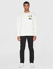 Knowledge Cotton Apparel - Loose fit crew sweat with badge emb - truien - egret - 4
