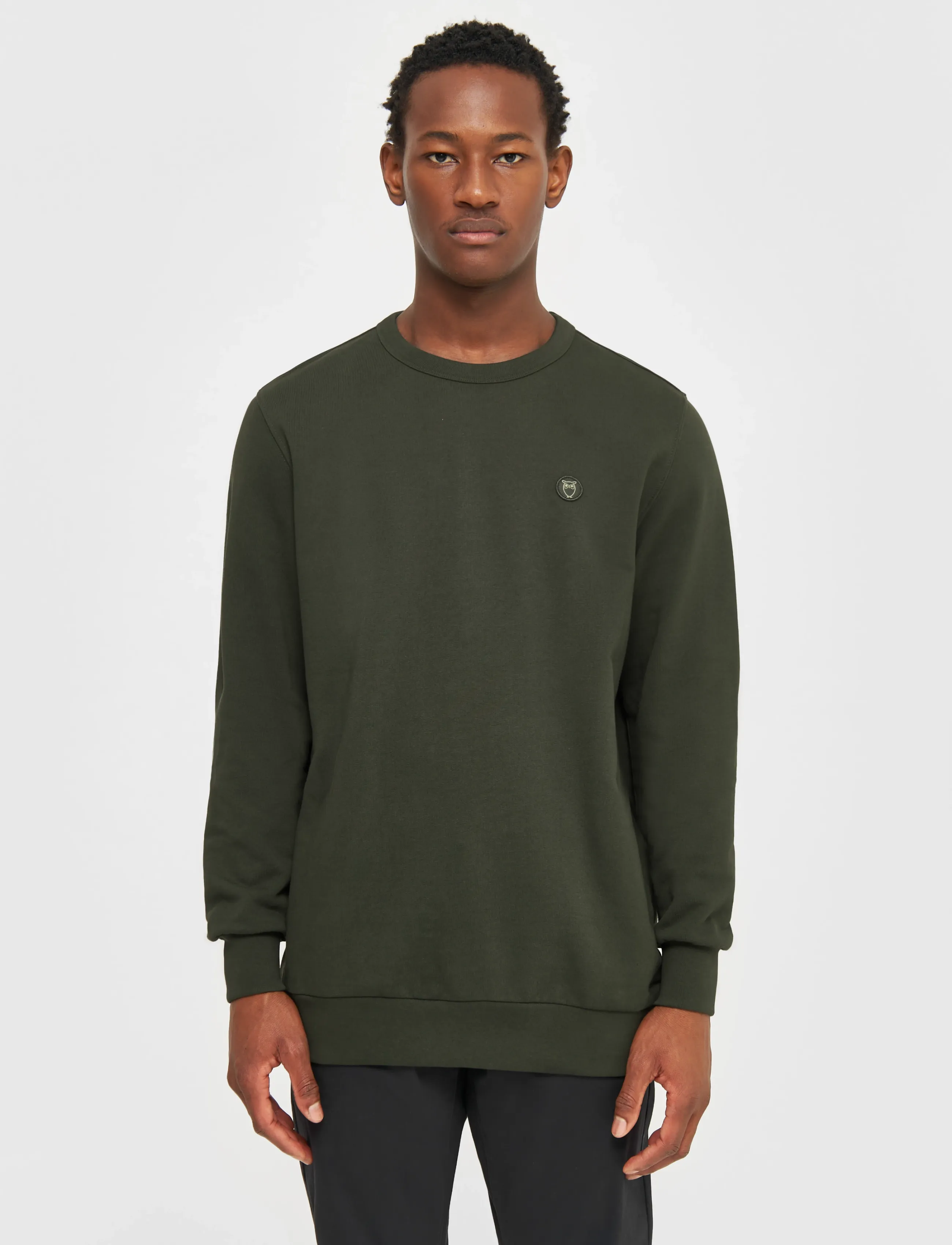 Knowledge Cotton Apparel Basic badge sweat - GOTS/Vegan - Sweatshirts - FORREST NIGHT / green