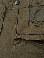 Knowledge Cotton Apparel - FIG loose Linen look shorts - GOTS/ - lühikesed vabaajapüksid - burned olive - 3