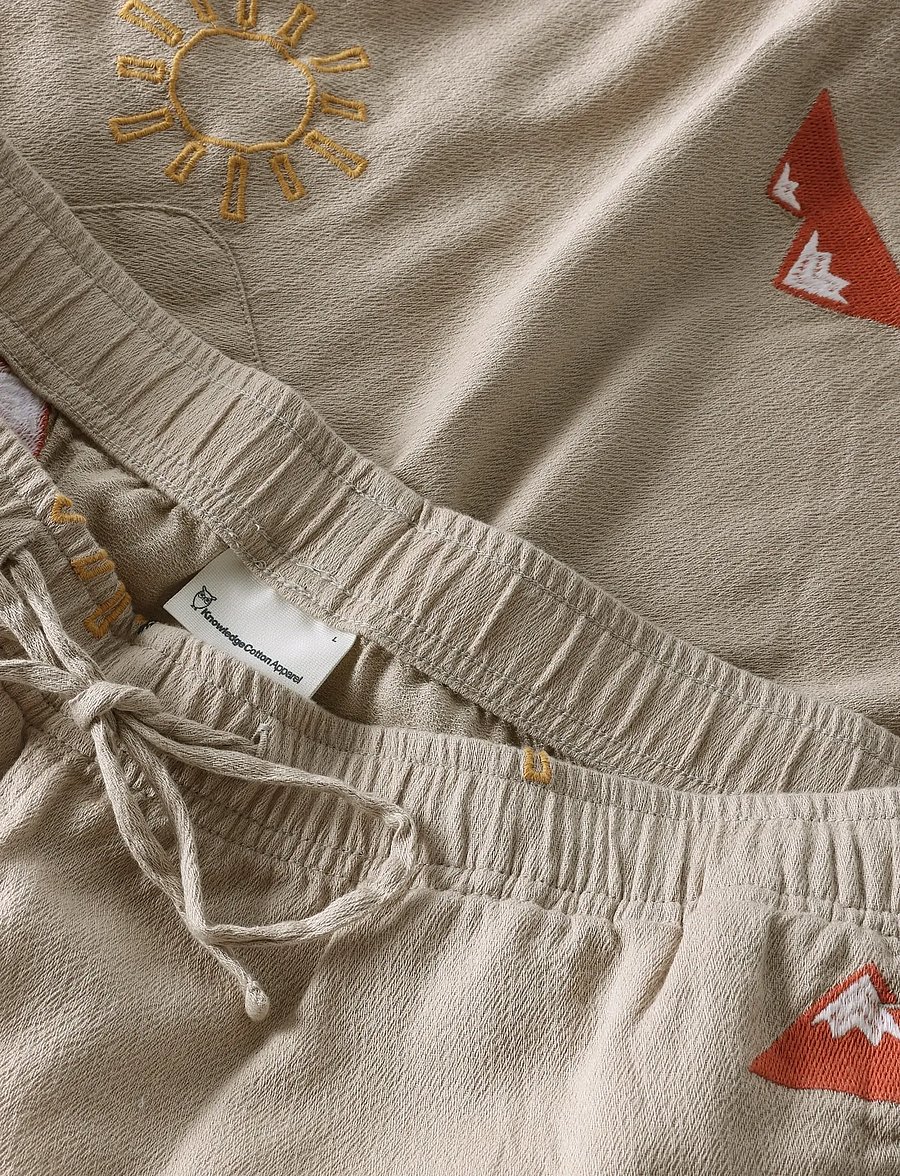 Knowledge Cotton Apparel - Fig loose embroidery shorts - casual shorts - light feather gray - 3
