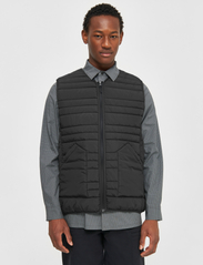 Knowledge Cotton Apparel - GO ANYWEAR quilted padded zip vest - vestes - black jet - 2