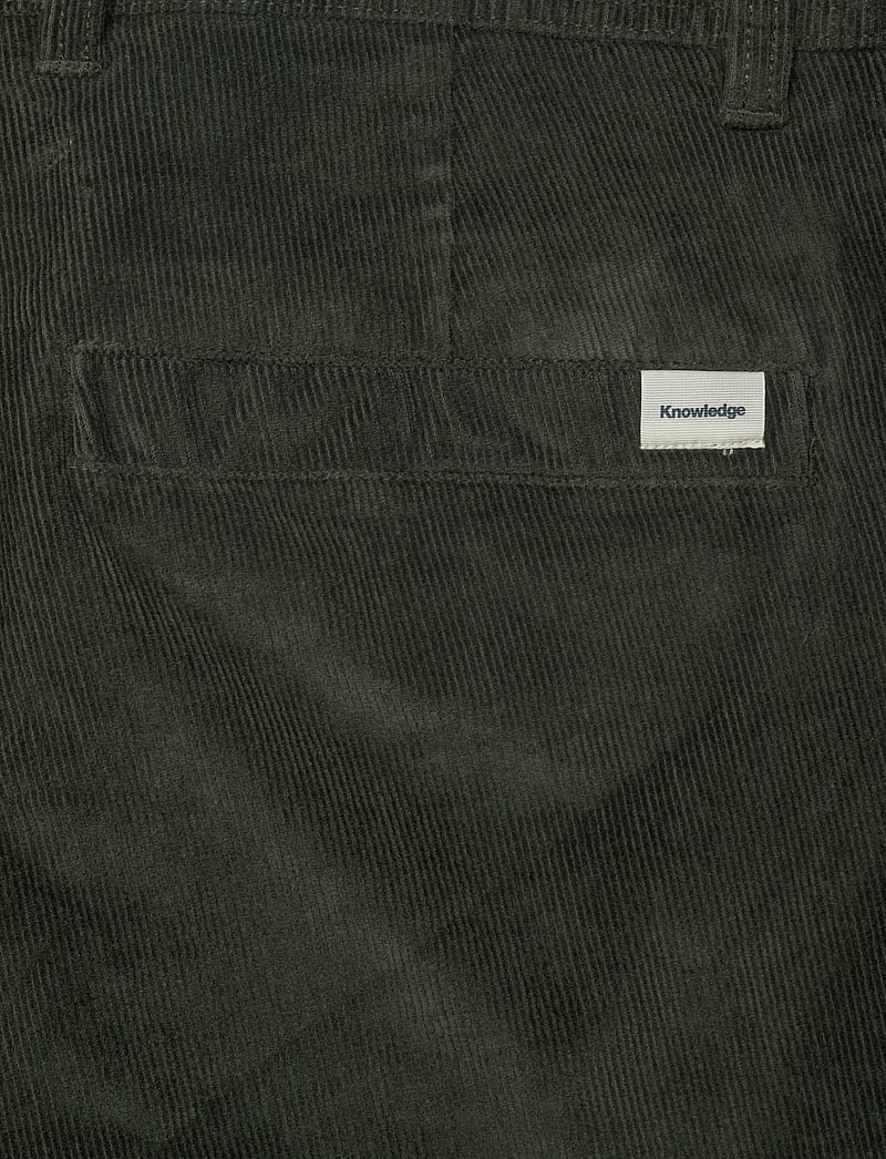 Knowledge Cotton Apparel - Chuck regular corduroy pants - casual - forrest night - 4