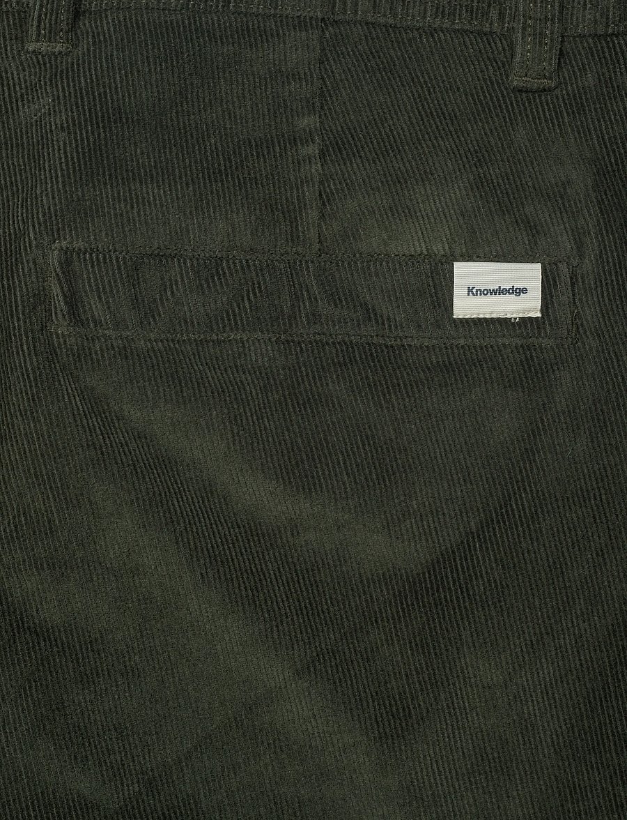 Knowledge Cotton Apparel - Chuck regular corduroy pants - casual - forrest night - 4