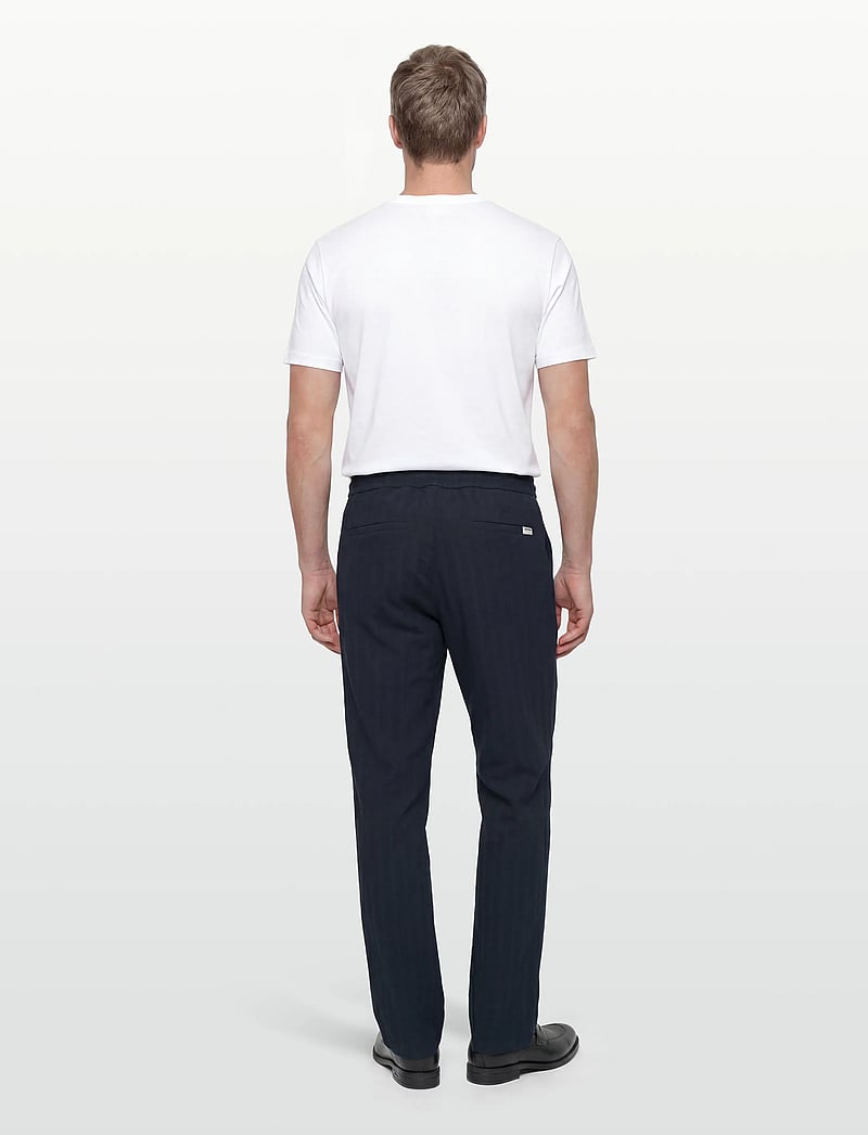 Knowledge Cotton Apparel - Fig loose structure pants - casual bukser - night sky - 4