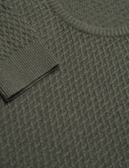 Knowledge Cotton Apparel - Small Diamond Knit - GOTS/Vegan - adījumi ar apaļu kakla izgriezumu - forrest night - 2