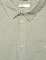 Knowledge Cotton Apparel - Regular fit corduroy shirt - GOTS/V - podstawowe koszulki - lily pad - 5