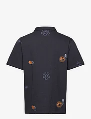Knowledge Cotton Apparel - Box fit short sleeve shirt with emb - kortærmede t-shirts - night sky - 1