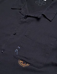 Knowledge Cotton Apparel - Box fit short sleeve shirt with emb - kortermede t-skjorter - night sky - 6