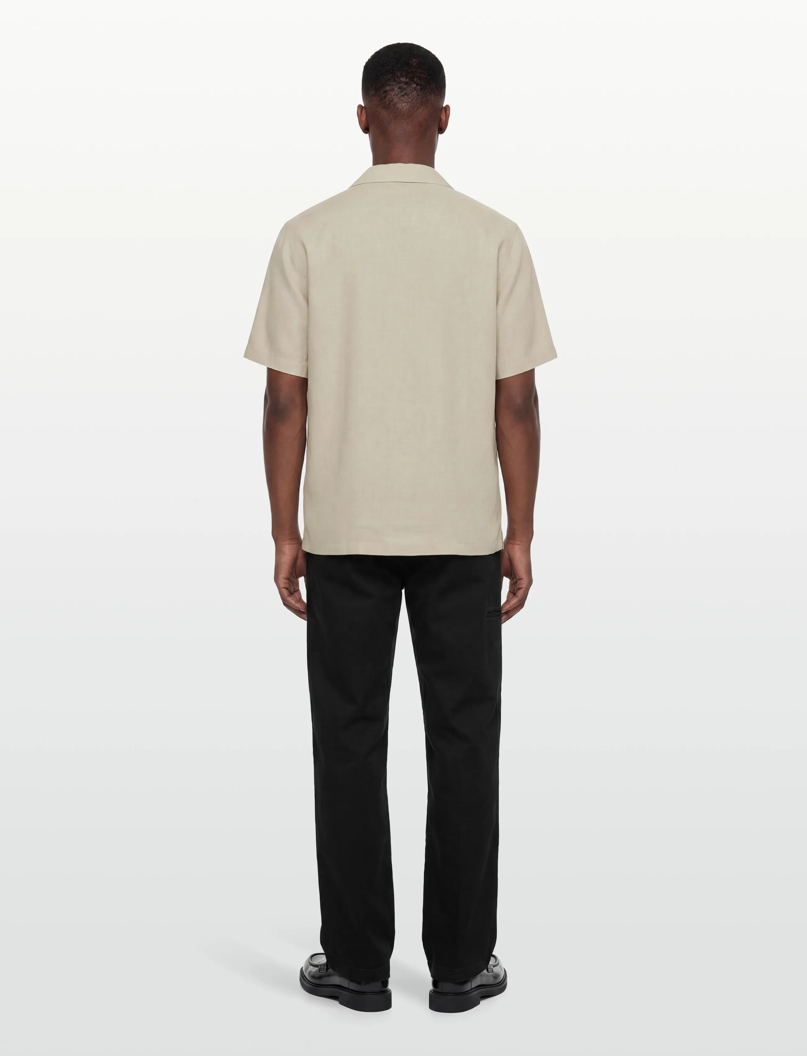 Knowledge Cotton Apparel - Moss relaxed linen blend short slee - kortærmede skjorter - light feather gray - 4