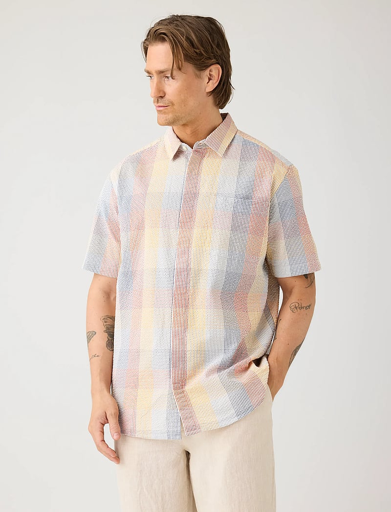 Knowledge Cotton Apparel - Relaxed seersucker short sleeve shi - kurzarmhemden - multi check - 0