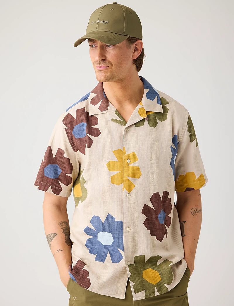 Knowledge Cotton Apparel - Relaxed print short sleeve shirt - kortærmede skjorter - multi color aop - 0