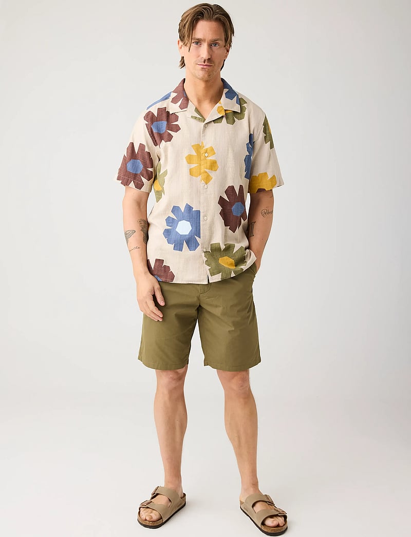Knowledge Cotton Apparel - Relaxed print short sleeve shirt - kortærmede skjorter - multi color aop - 3