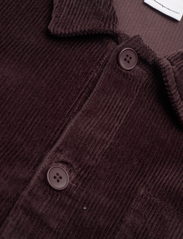 Knowledge Cotton Apparel - Stretched 8-wales corduroy overshir - mænd - chocolate plum - 5