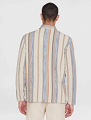 Knowledge Cotton Apparel - Regular woven striped overshirt - G - mænd - beige stripe - 3