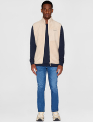 Knowledge Cotton Apparel - Teddy fleece vest - GRS/Vegan - sweatshirts - item colour - 4