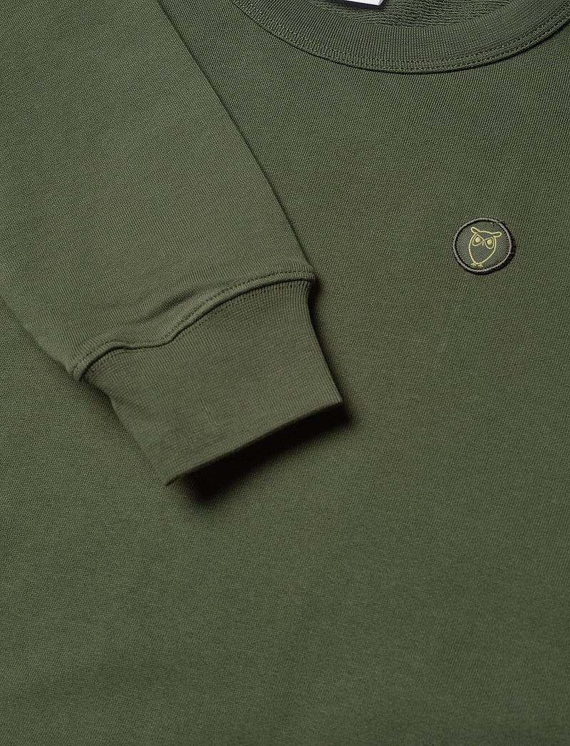 Knowledge Cotton Apparel - ERIK basic badge sweat - GOTS/Vegan - sweatshirts - forrest night - 2