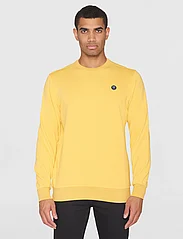 Knowledge Cotton Apparel - ERIK basic badge sweat - GOTS/Vegan - truien en hoodies - misted yellow - 3