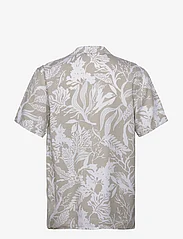 Knowledge Cotton Apparel - SS poplin AOP seabreeze Tencel box - short-sleeved t-shirts - light feather gray - 1