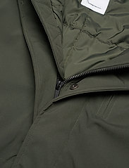 Knowledge Cotton Apparel - CLIMATE SHELL jacket - GRS/Vegan - parkas - forrest night - 6