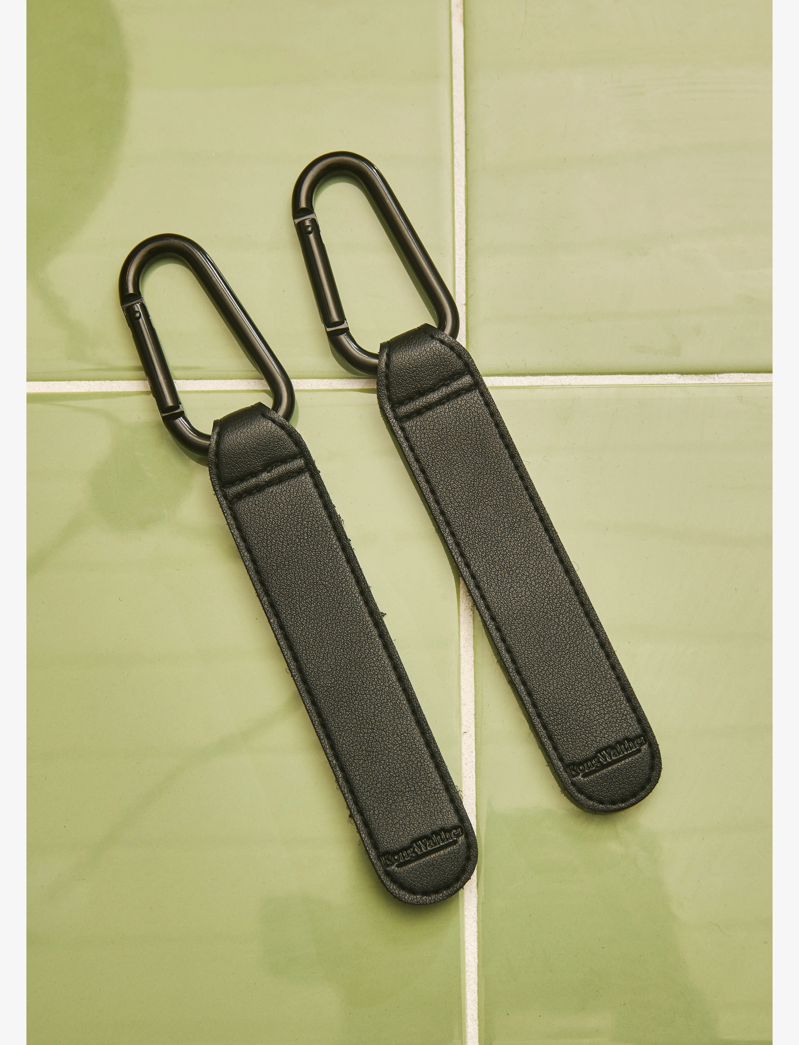 KongWalther - Help me hooks - kinderwagen accessoires - black - 2