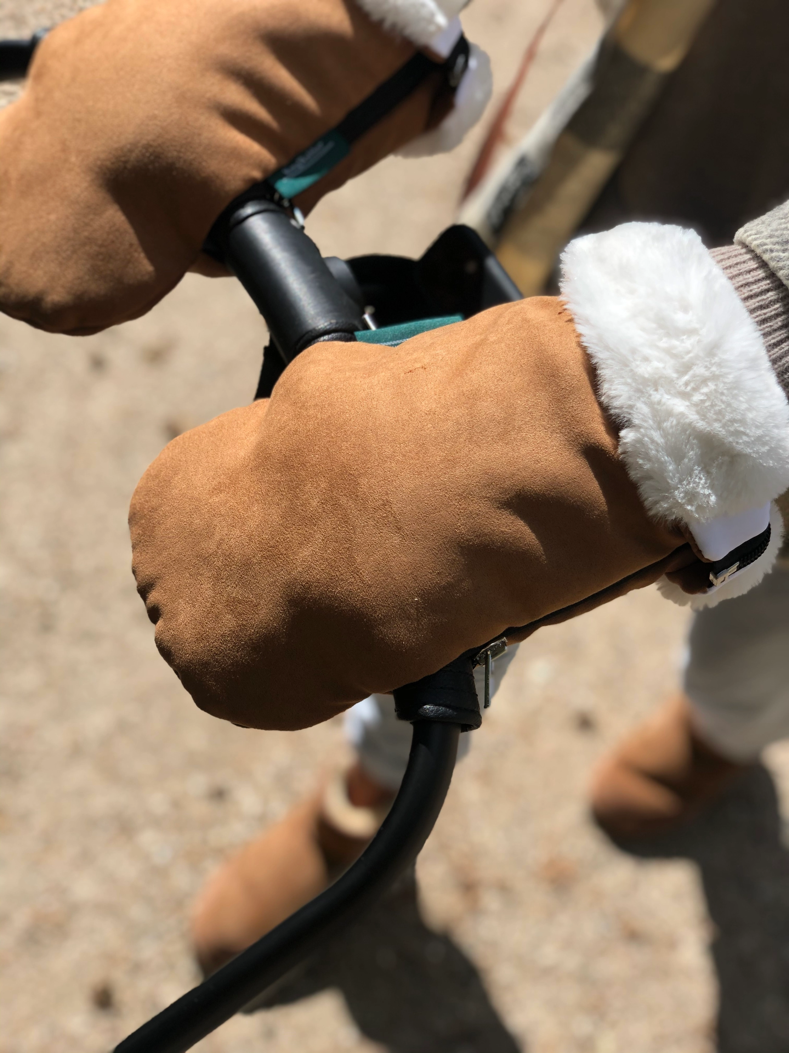 KongWalther - KONG.WALTHER Brown Faux Suede Stroller Gloves - børn - brown - 4
