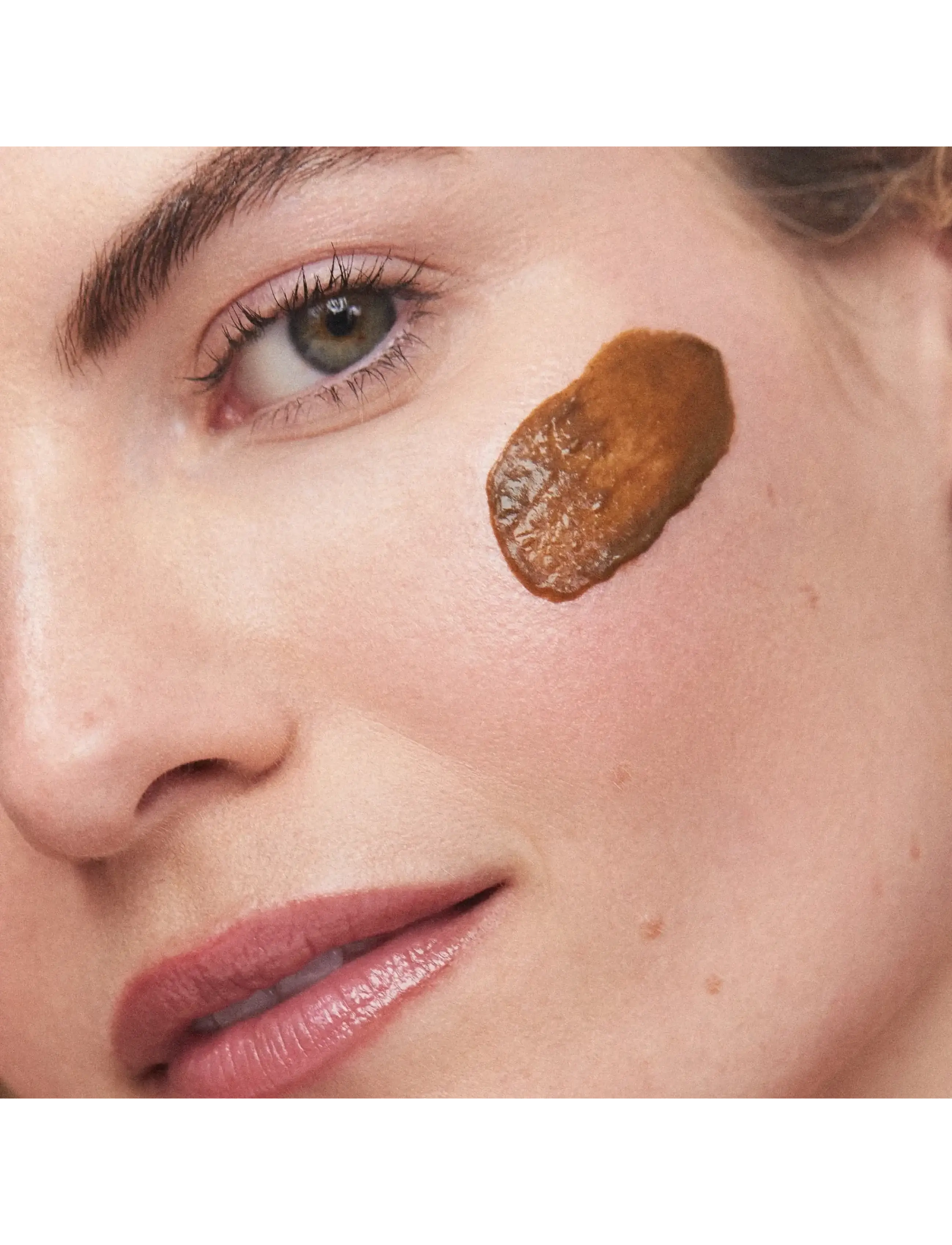 Kora Organics - Turmeric Brightening & Exfoliating Mask, 2-in-1 - niisutavad maskid - gold - 2