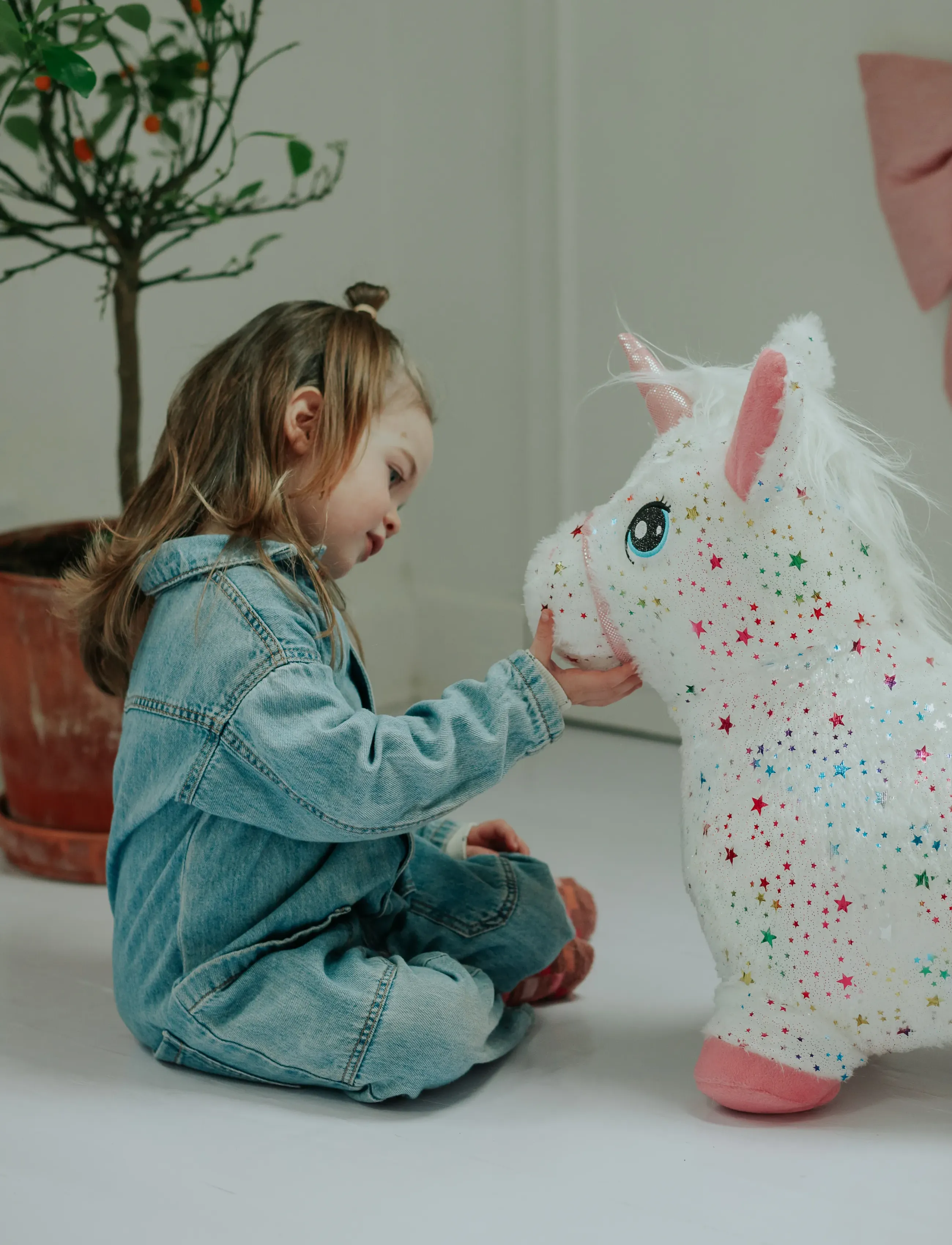 KREA Hop And Bounce Plush Unicorn W White Hair, Børn, Ride On Legetøj, Hvid, Str: ONE SIZE