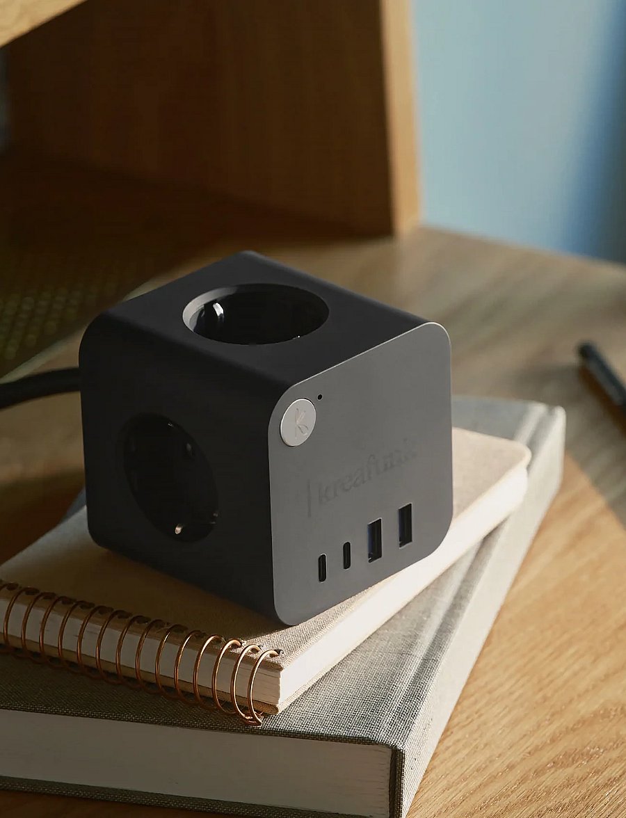 Kreafunk - Ampie wired Multi-socket power hub - black - 3
