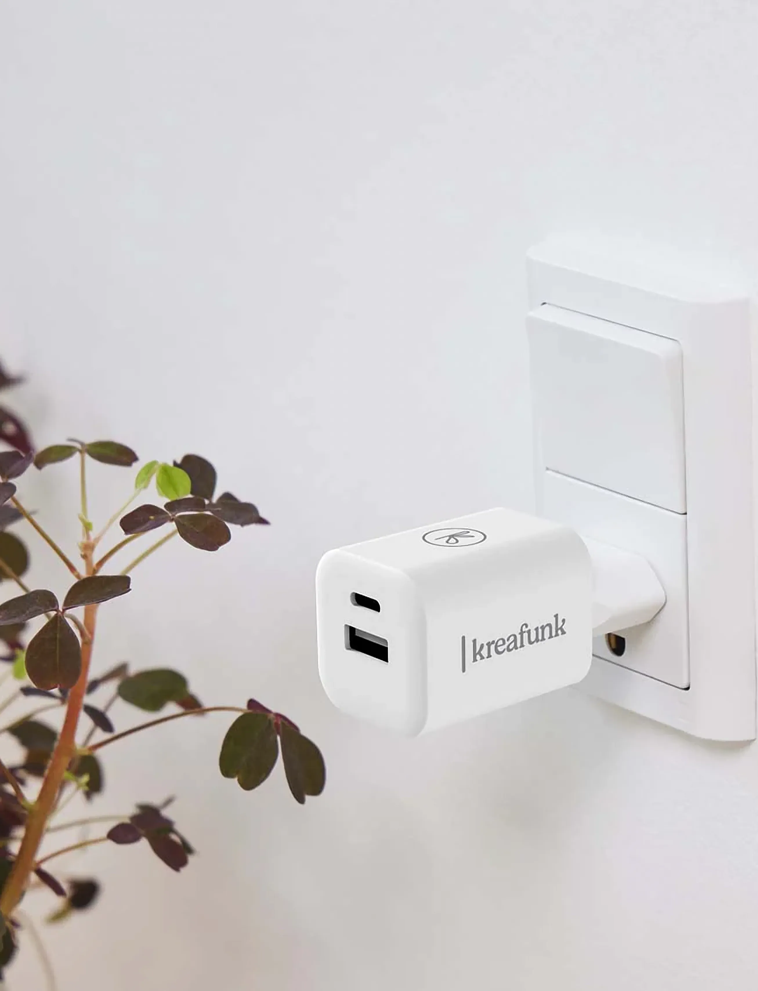 Kreafunk Adapt Strømadapter, 3.2X 3.3 cm, Home Electronics, Weiß - Chargers, Homeware
