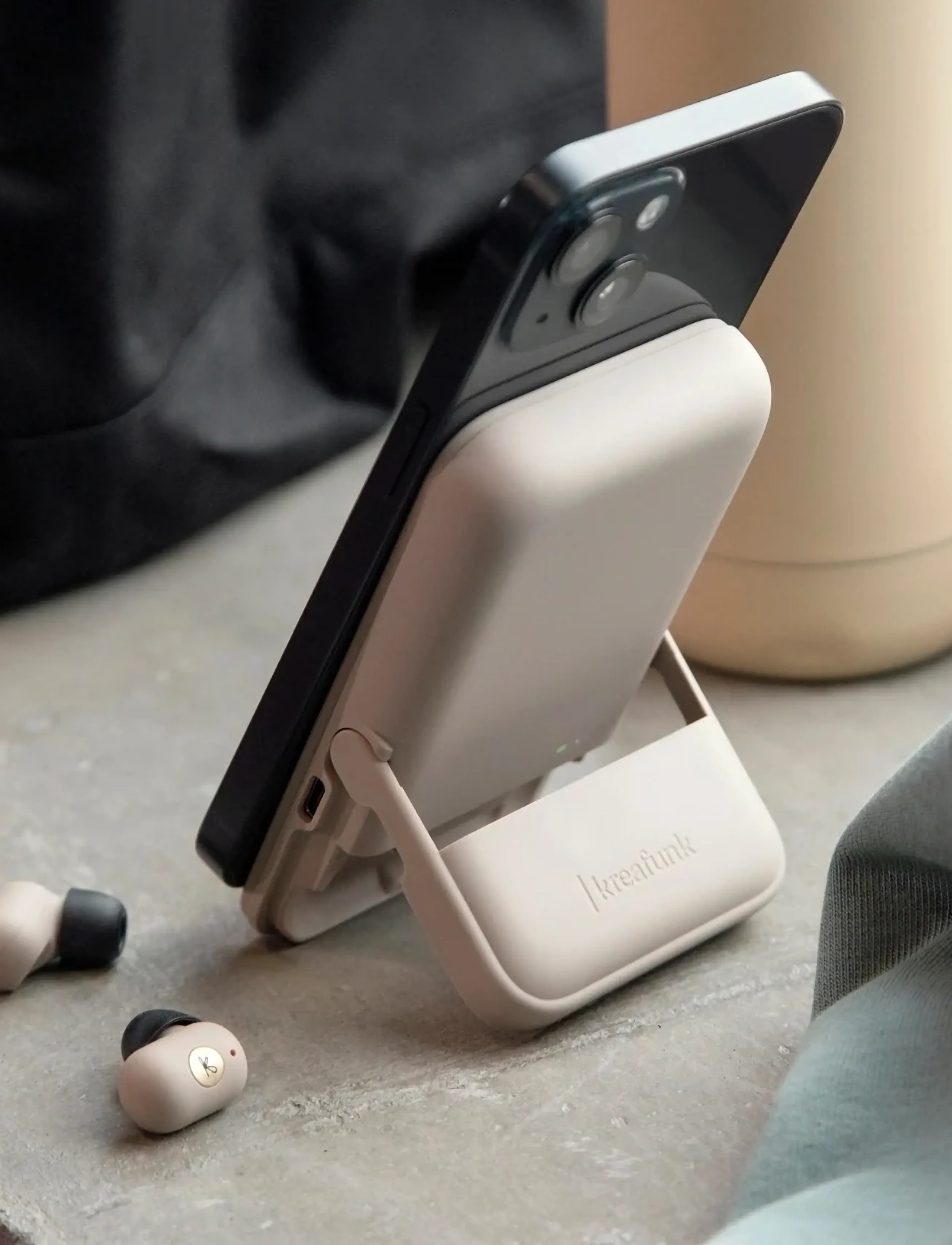 Kreafunk Tocharge Go Powerbank & Earbuds, 6.8X 1.65X 11.1 cm, Home Electronics, Creme - Chargers, Frauen