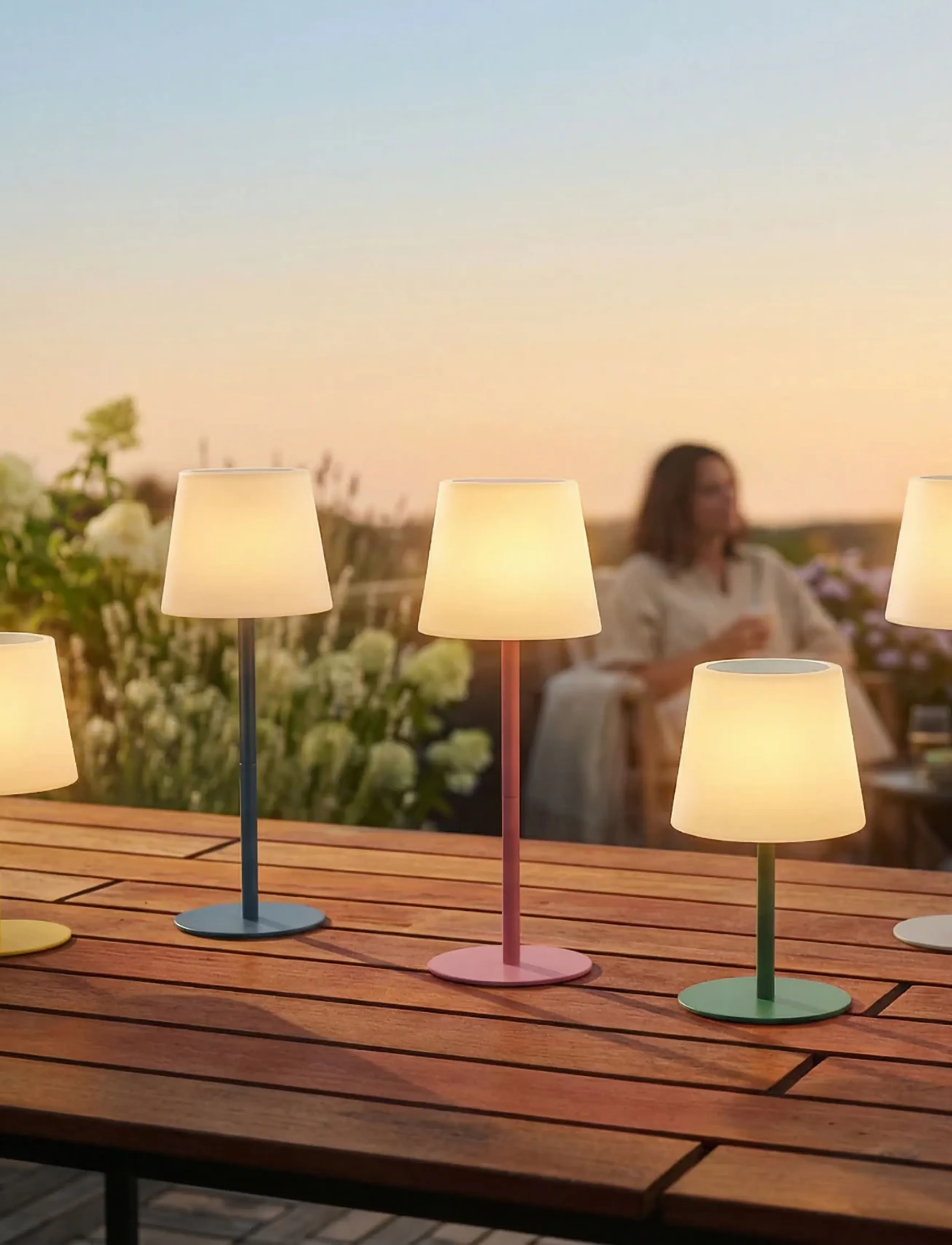 Kreafunk - Arc trådløs solcellelampe - transportable lamper - ivory sand - 3