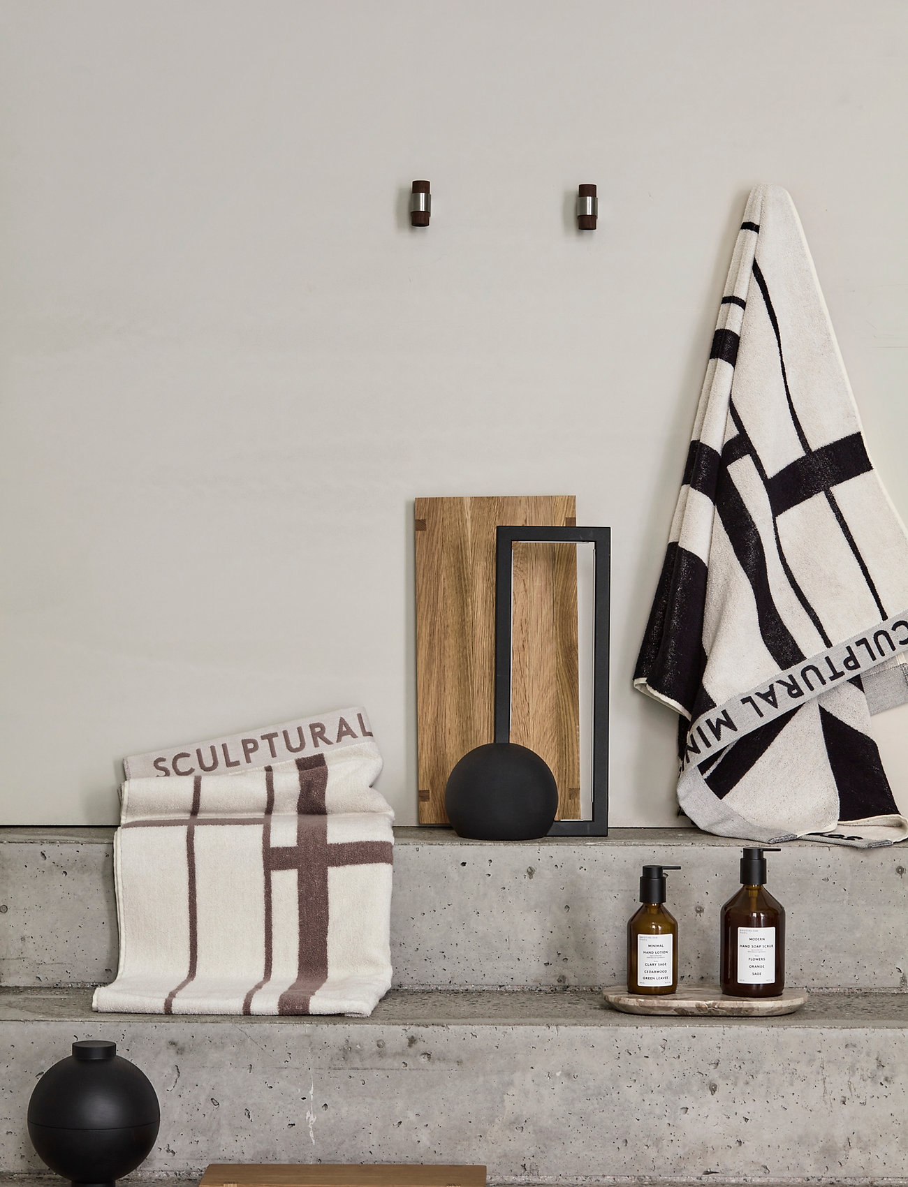 Kristina Dam Studio - Minimal Towel Cotton - badehåndklær - black/off white - 1