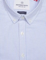 Kronstadt - Johan Oxford Stripe shirt - oxford-skjortor - navy - 2
