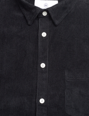 Kronstadt - Johan Corduroy shirt - velvetiniai marškiniai - black - 2