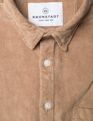 Kronstadt - Johan Corduroy shirt - kordfløyelsskjorter - brown - 3