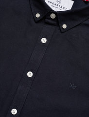Kronstadt - Johan Oxford washed shirt - oxford-skjorter - navy - 3