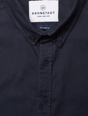 Kronstadt - Johan Twill shirt - laisvalaikio marškiniai - navy - 2