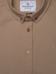 Kronstadt - Johan Twill shirt - tavalised t-särgid - sand - 2