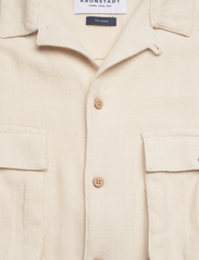 Kronstadt - Ramon Cuba herringbone S/S shirt - laveste priser - off white - 2