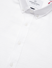 Kronstadt - Johan seersucker S/S shirt - laisvalaikio marškiniai - white/white - 3