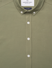 Kronstadt - Johan Seersucker shirt - basic overhemden - moss/moss - 2
