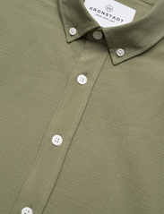Kronstadt - Johan Seersucker shirt - basic overhemden - moss/moss - 3