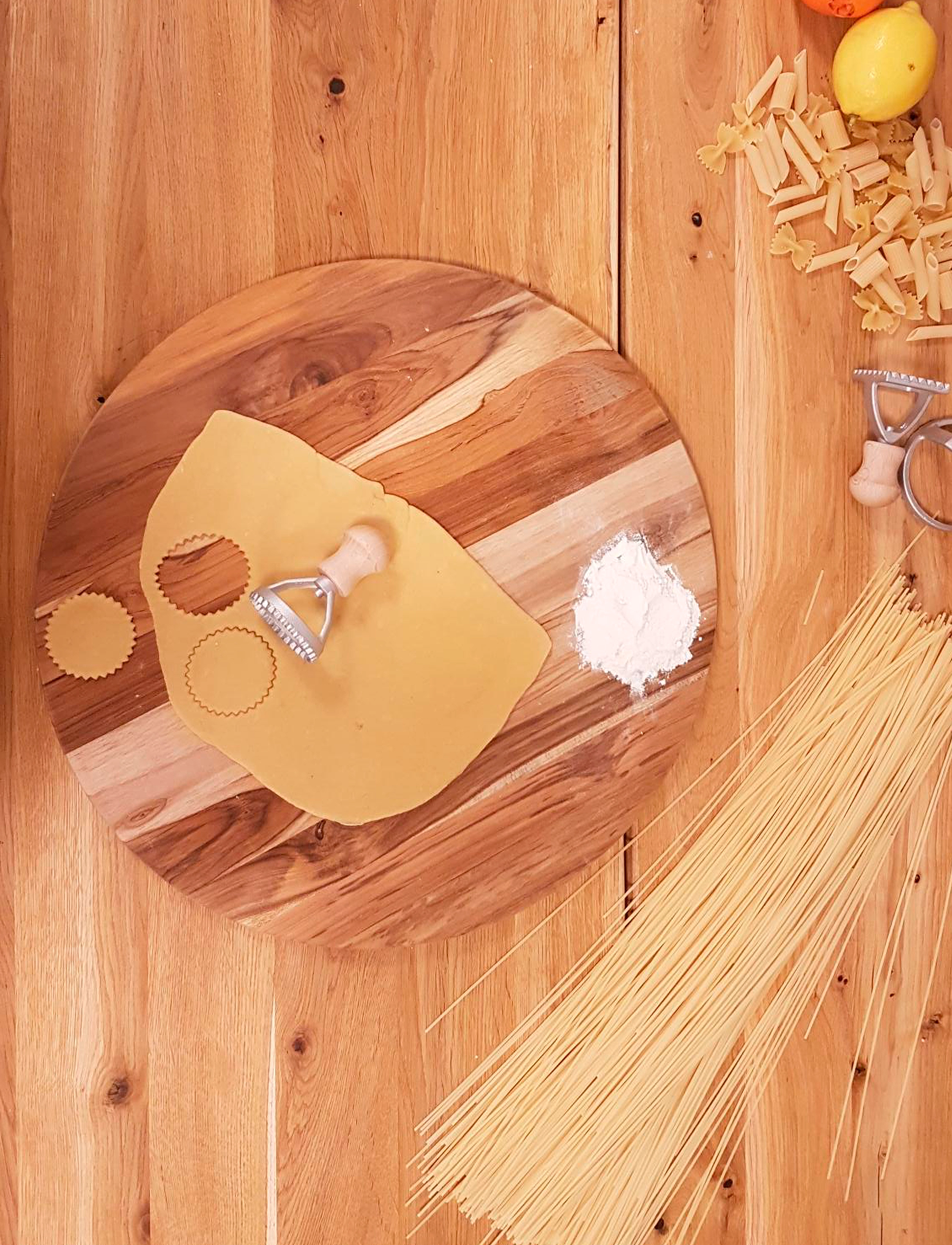 küchenprofi Ravioliform Rund Ø5,5Cm Pastacasa, Ø 5.5 cm, Kitchen Tools, Braun - Pasta Makers & Accessories, Homeware