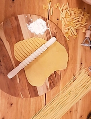 küchenprofi - Pasta cutter pappardelle - de laveste prisene - light brown - 1