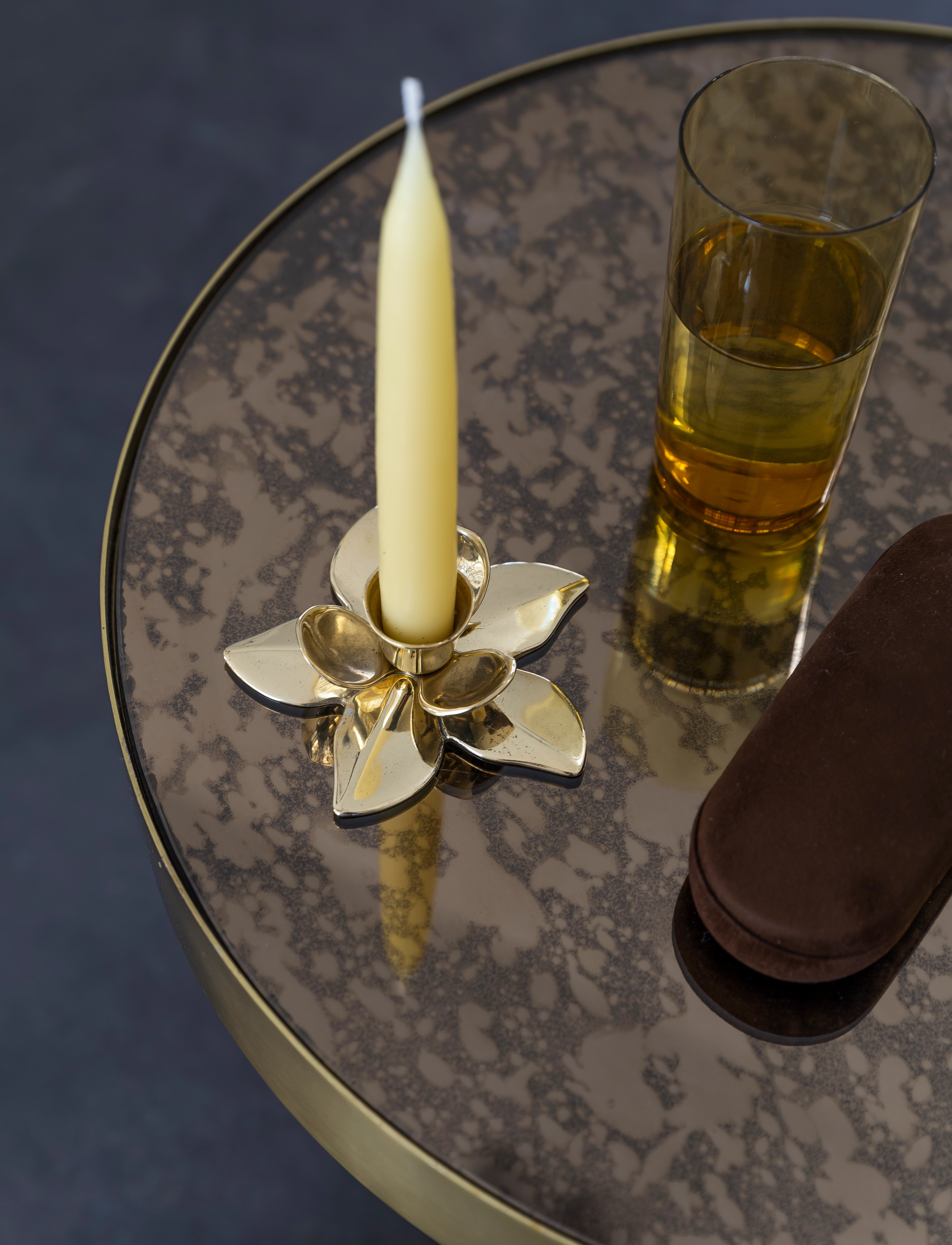 Kunstindustrien Flower Art Deco Candlestick, One Size, Gold, Lysestager & Lanterner > Lysestager, Unisex