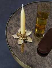 Kunstindustrien - Flower Art Deco Candlestick - die niedrigsten preise - brass - 1