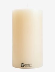Kunstindustrien - Coloured Handcrafted Pillar Candle, Off-white, 7 cm x 12 cm - de laveste prisene - off-white - 0