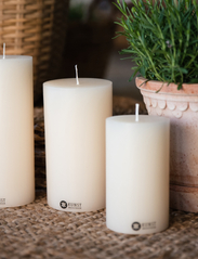 Kunstindustrien - Coloured Handcrafted Pillar Candle, Off-white, 7 cm x 12 cm - lowest prices - off-white - 3