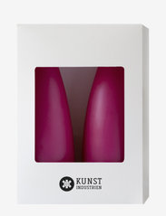 Kunstindustrien - Hand Dipped Cone-Shaped Candles, 2 pack - de laveste prisene - cerise - 1